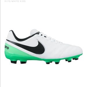 Nike Youth Tiempo Cleats